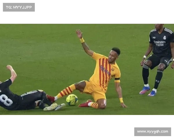 维尼修斯场内外频频吐槽队友压力山大 是否过于挑剔引发争议